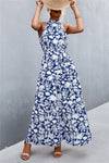 Longue robe fleurie en bleu et blanc